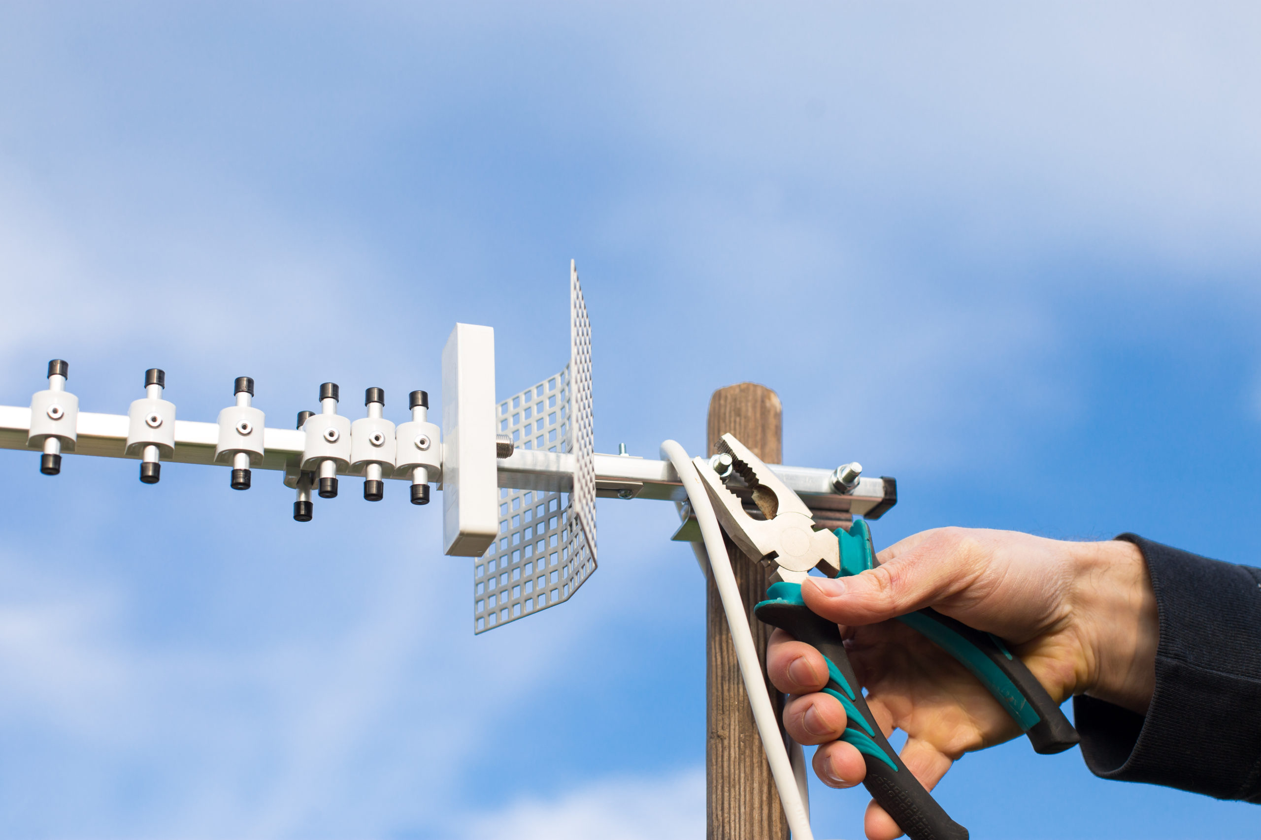The Benefits of Using a TV Antenna: Cost-Effective and Reliable ...