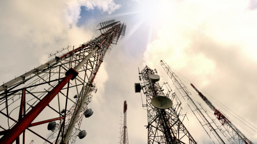 Broadcast towers vs. cell towers—what they do, how they're different ...